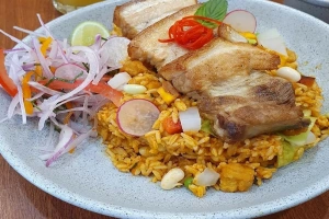 plato de arroz con chancho